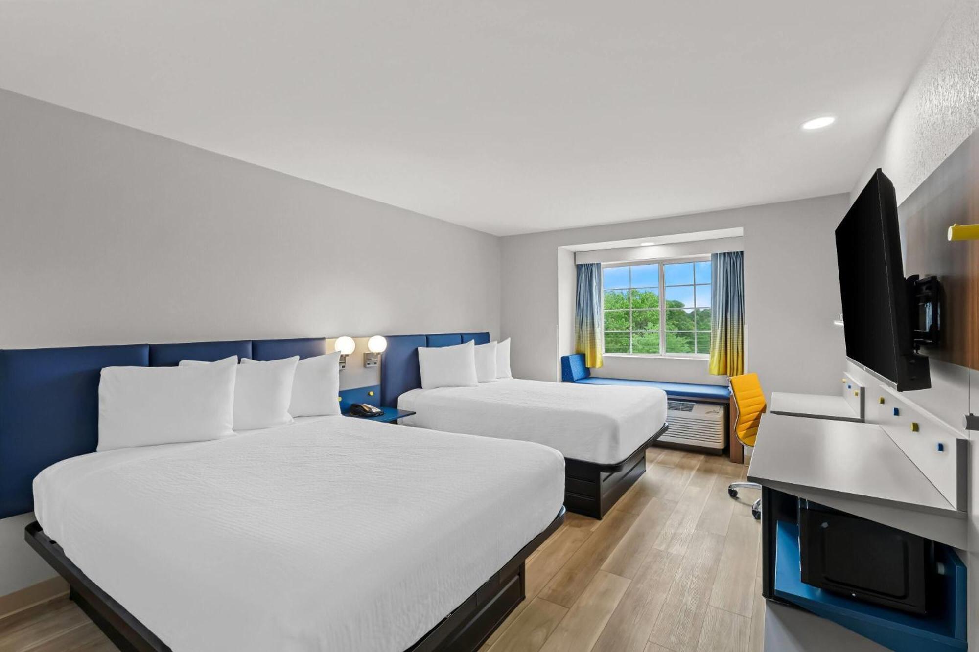 Microtel Inn & Suites By Wyndham Норкросс Экстерьер фото