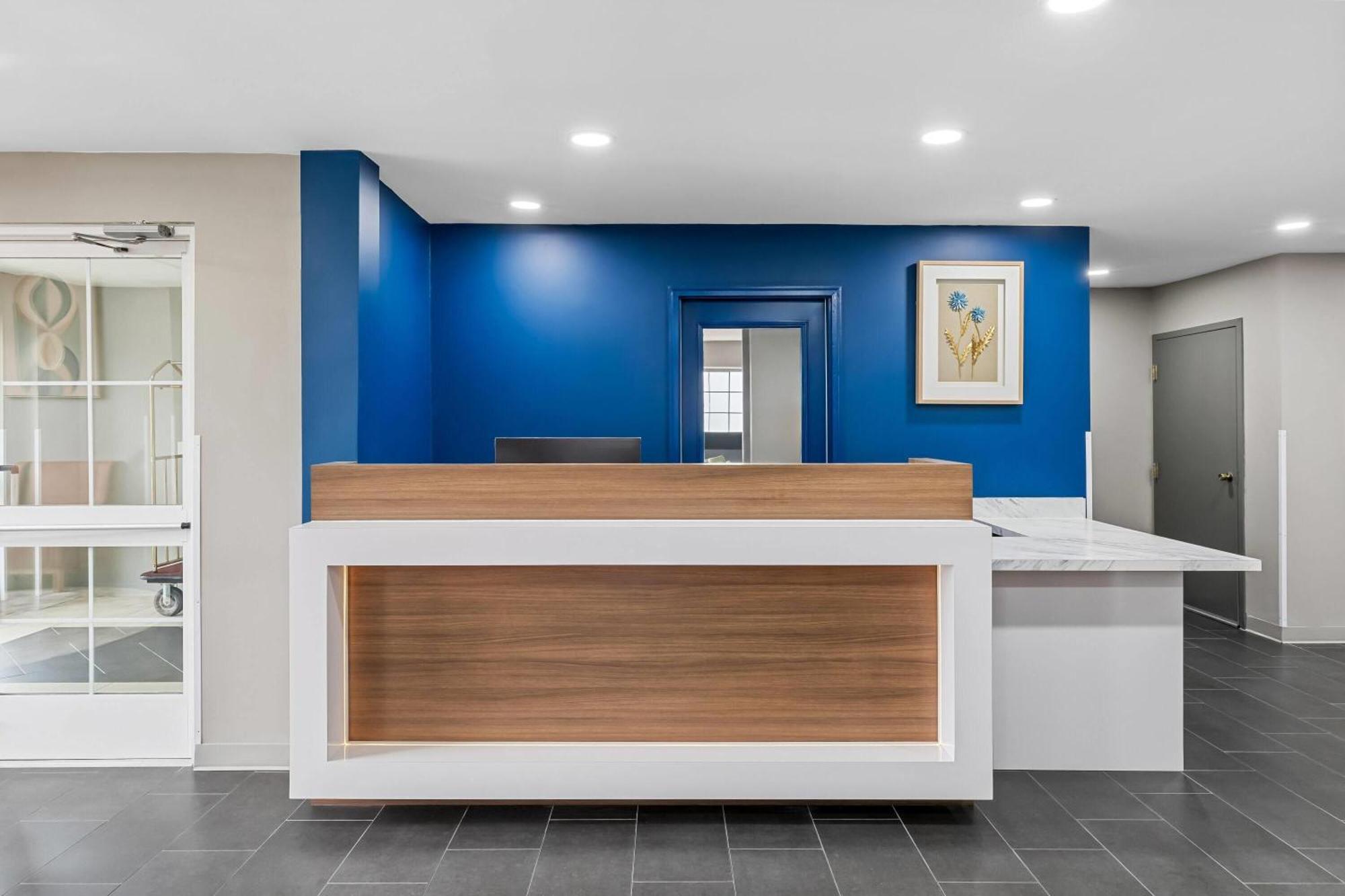 Microtel Inn & Suites By Wyndham Норкросс Экстерьер фото